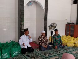 LAZISNU Prambon Berbagi Bingkisan Yatim di SMP Wachid Hasyim 10