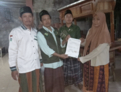 NU Care-LAZISNU Jumputrejo Salurkan Bantuan Rombong Dagang untuk Warga Kurang Mampu