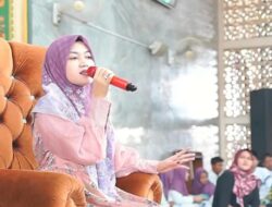 Maulid di SMA Wachid Hasyim 2 Taman, Ning Uswah Syauqi Ceritakan Kisah Nabi Muhammad dan Sayyidah Khadijah