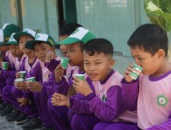 Kunjungi MI Miftahul Ulum Balongmacekan Tarik, Tim Susu Milo Disambut Atusias Oleh Siswa